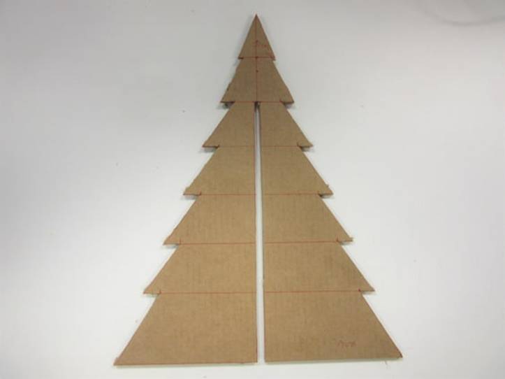 Tutorial: árvore de Natal de mesa feita com papelão | homify