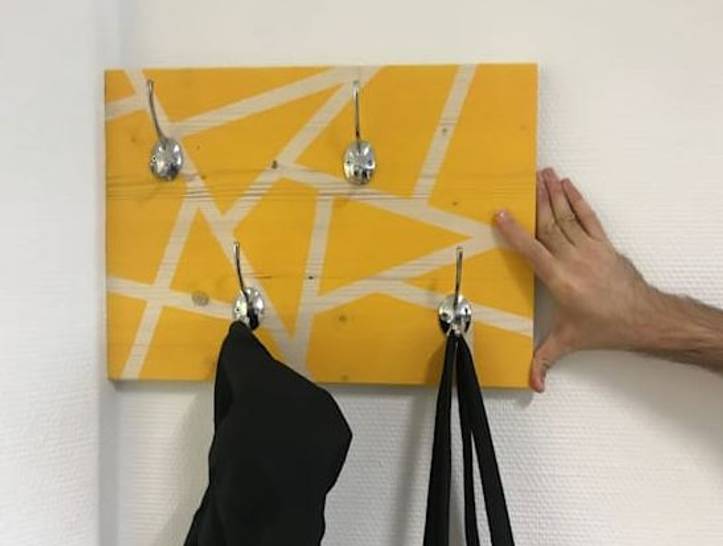 Perchero sales diy pared