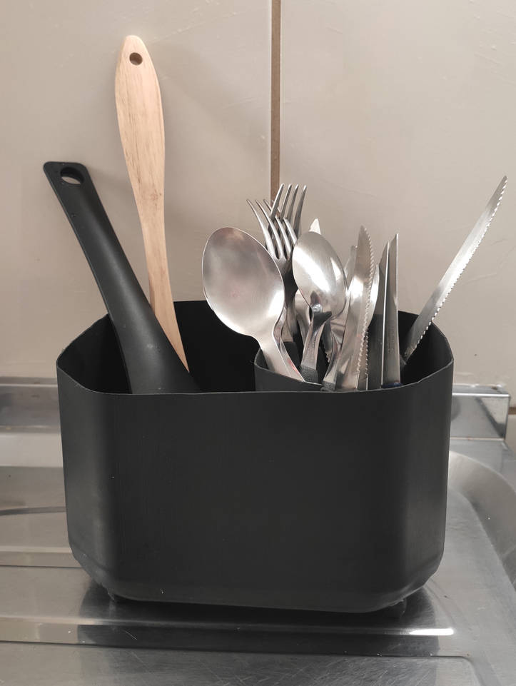 How to Organize your Kitchen DIY Plastic Cutlery Drainer homify