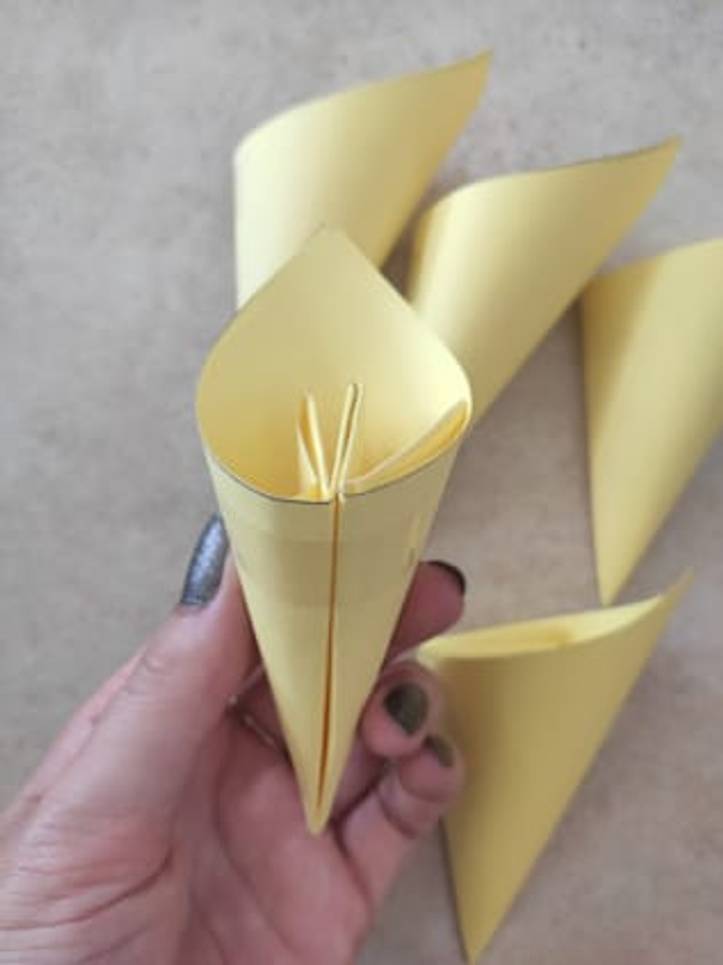 종이로 꽃을 접는 방법 | 쉬운 종이 접기 튜토리얼 | 호미파이 & Homify