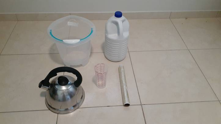 3 formas de desatascar un inodoro sin un desatascador