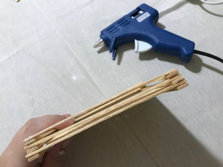 Hot Glue + Popsicle Sticks = Secret Wood : 13 Steps (with Pictures