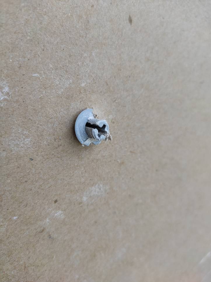 Whats Wrong With My Plugs And Screws? R/DIYUK