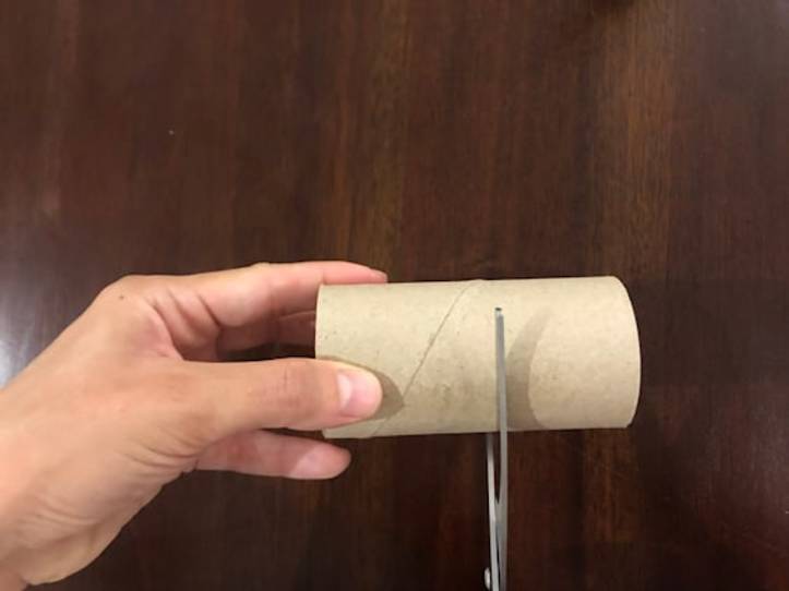 Tubos de papel higiénico para organizar los cables – Guía De Manualidades