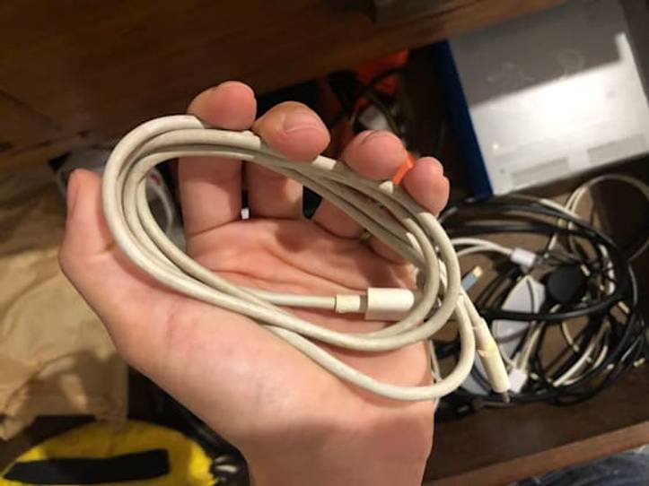 Organizador para cables con material reciclado - Milbby Connect