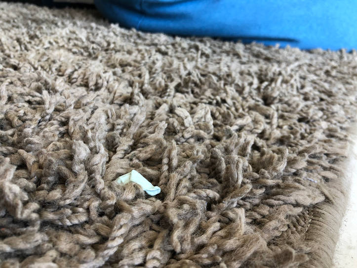 Kaugummi aus Teppich entfernen » 5 Hausmittel
