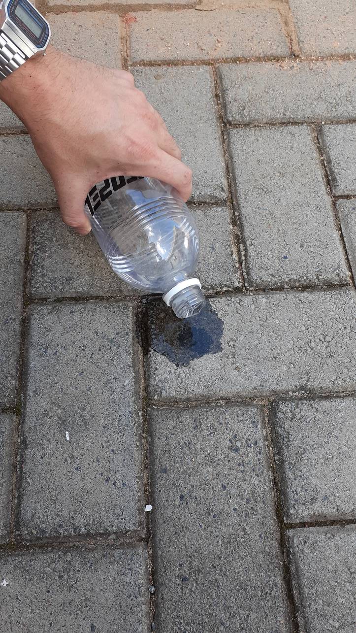 Comment Enlever Des Taches D huile De Vidange Sur Beton Suivez ces 3 Méthodes pour Voir Comment Éliminer les Taches d'huile sur le  Béton | homify