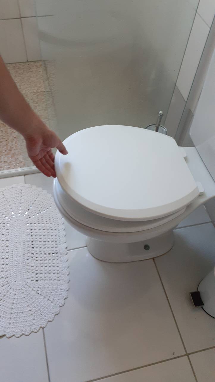 🚽 6 astuces efficaces pour déboucher les toilettes sans ventouse