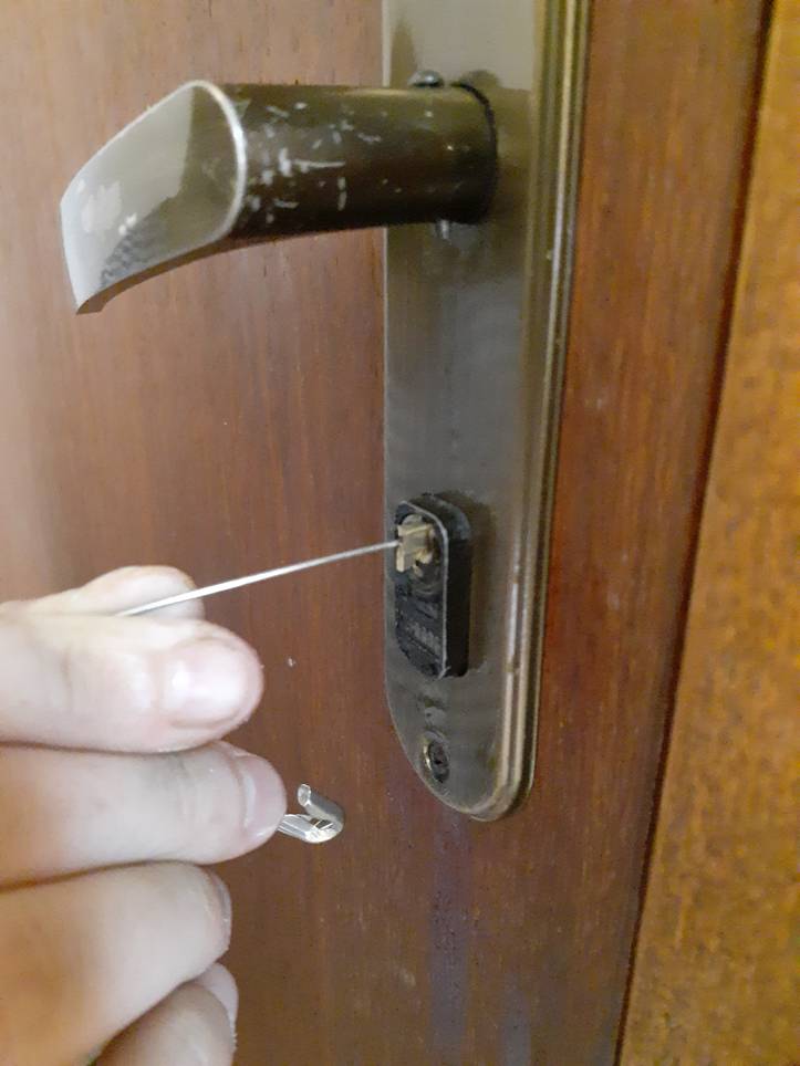 Cómo arreglar una llave rota dentro de la cerradura, Hazlo tú mismo en 7  pasos