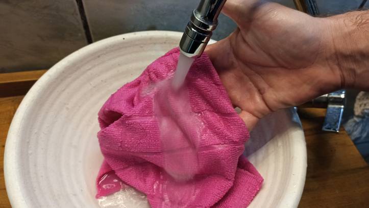 Come lavare gli asciugamani: i consigli dei dermatologi per