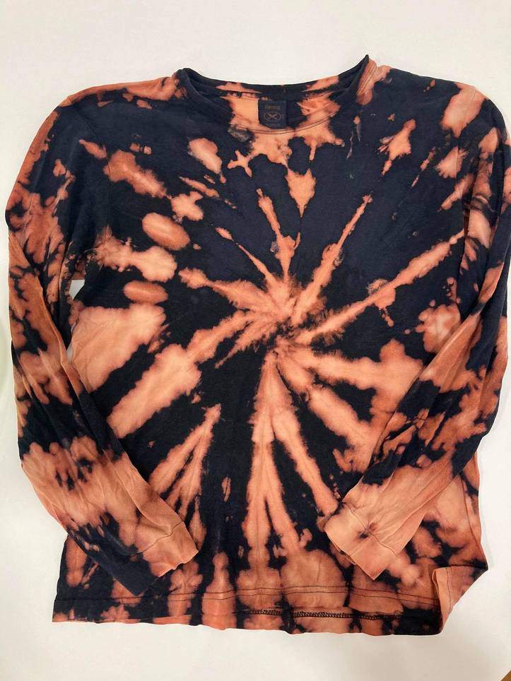Tie dye shirt bleek online