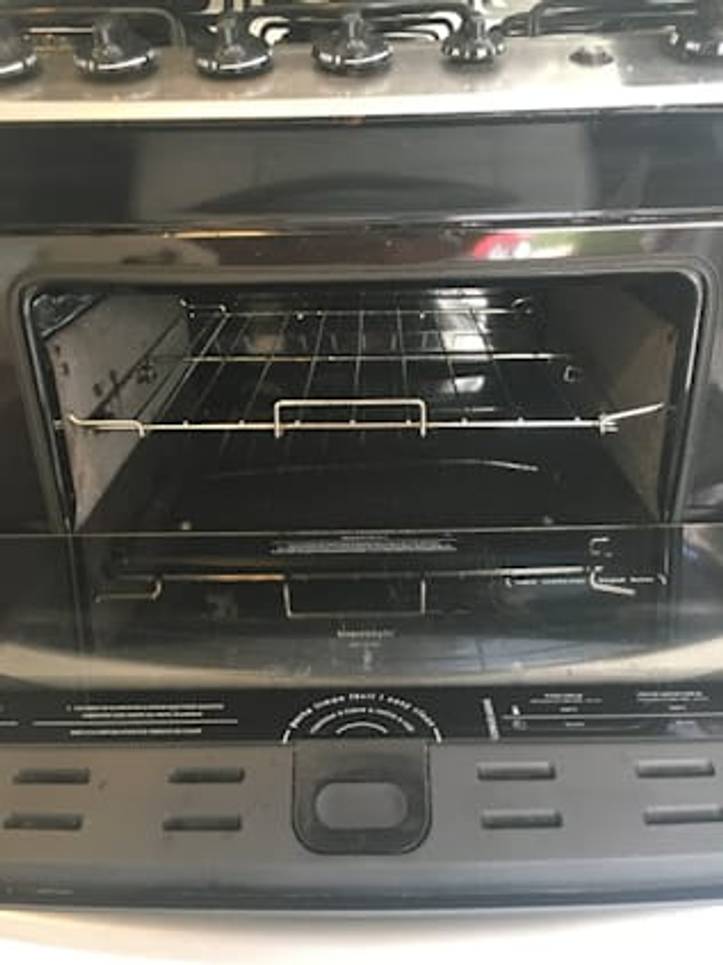 Cómo limpiar la rejilla del horno sin mover ni un solo dedo