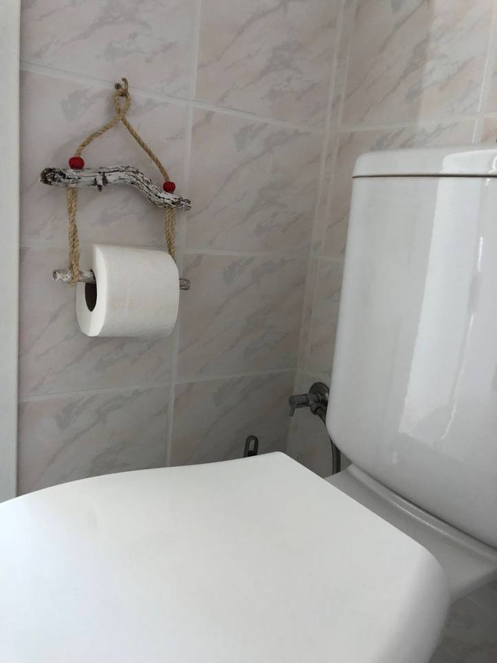 Porta rollo papel higiénico  Wood toilet paper holder, Diy toilet