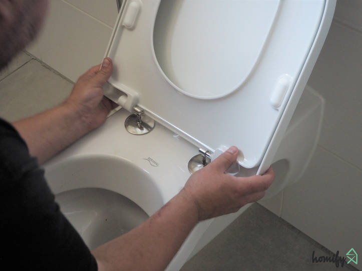 Medaille Aktentas Donder DIY: Hoe een Toiletbril Verwijderen en Plaatsen | Stap voor Stap | homify
