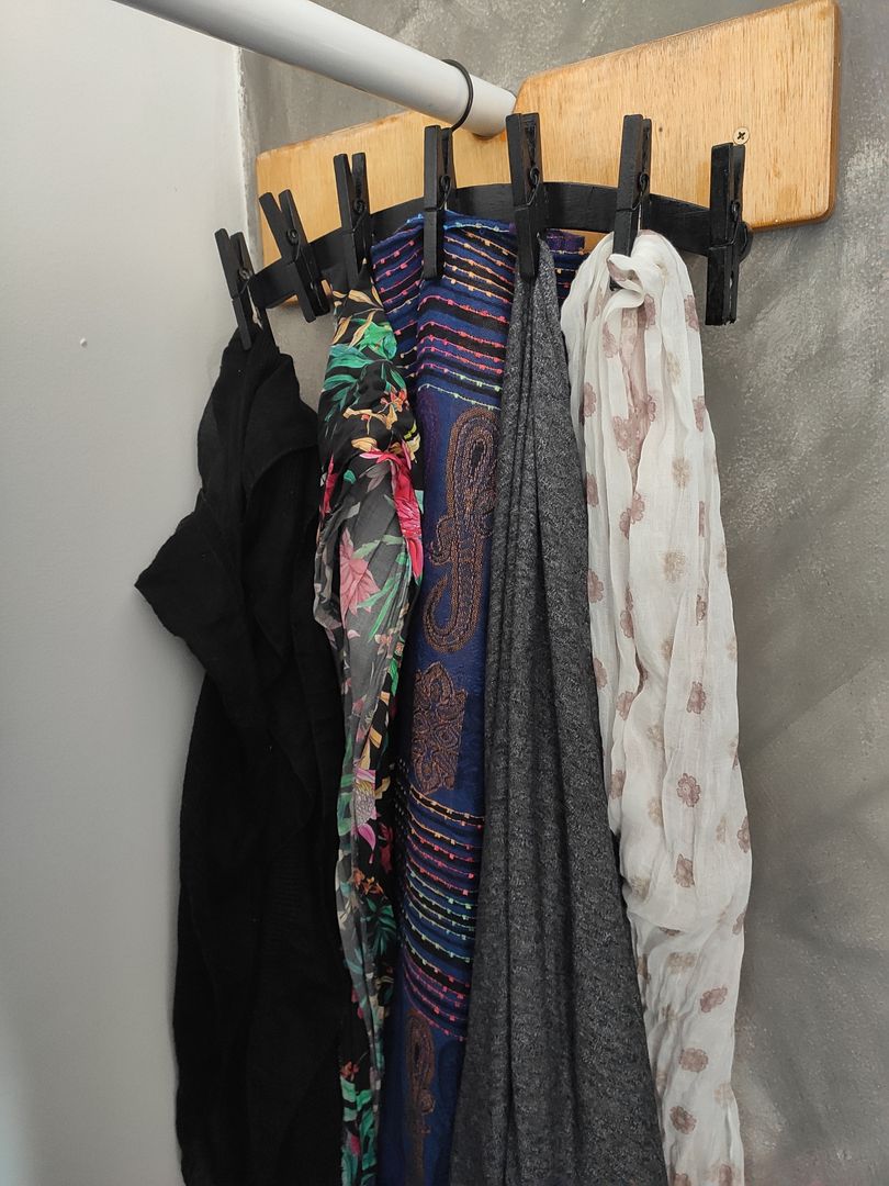 Make a DIY scarf display rack in just 5 steps homify