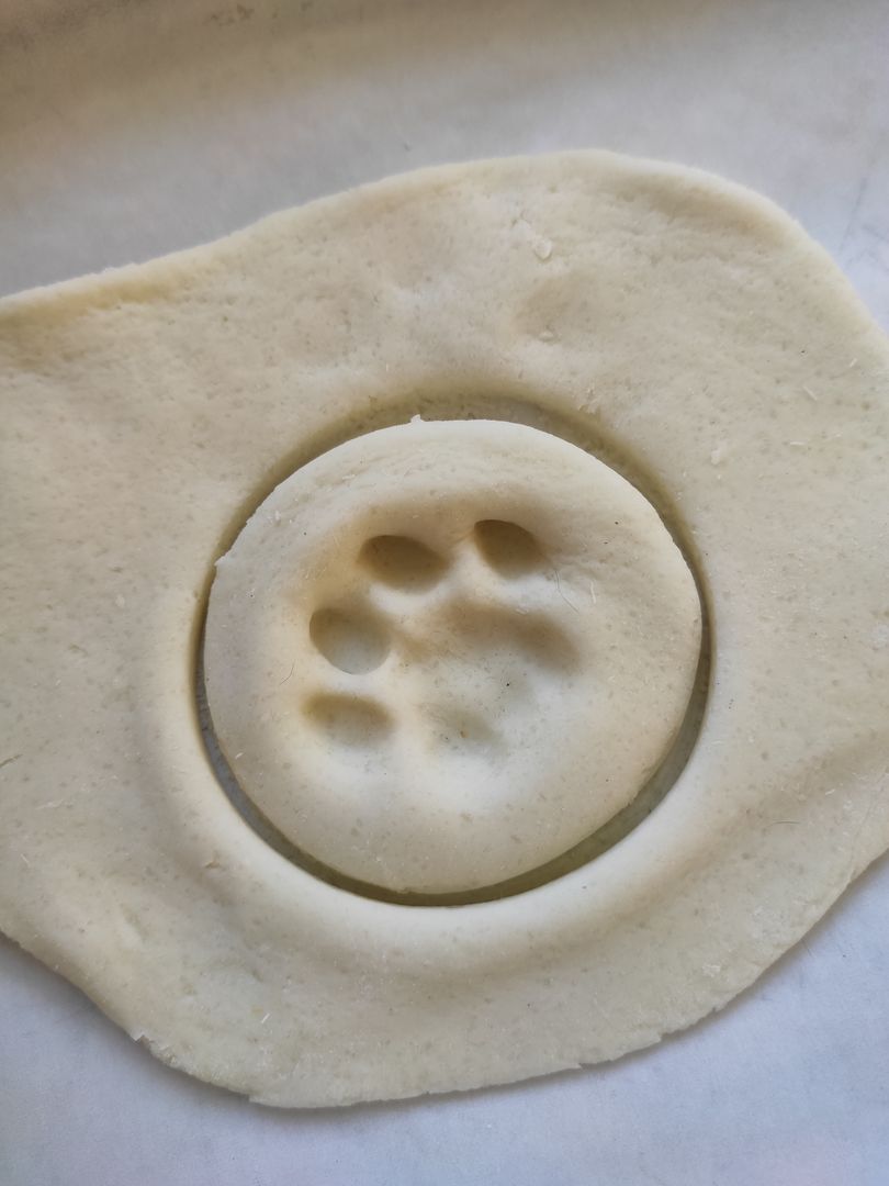 how do you make salt dough dog paw prints