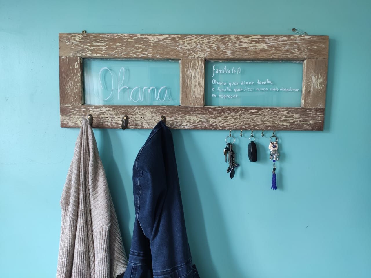 Upcycled window ideas DIY window photo frame with an easy stepbystep