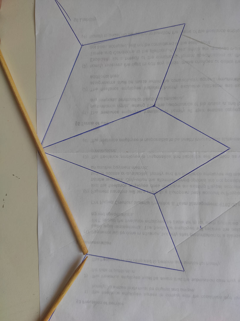 Çubukları yıldız şeklinin üzerine yerleştirin