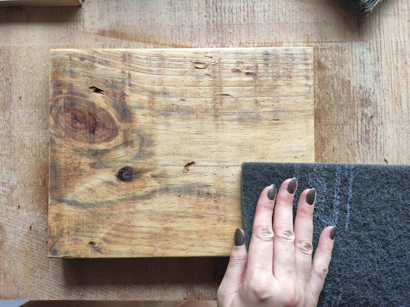 Cómo aplicar barniz en la madera - 6 pasos