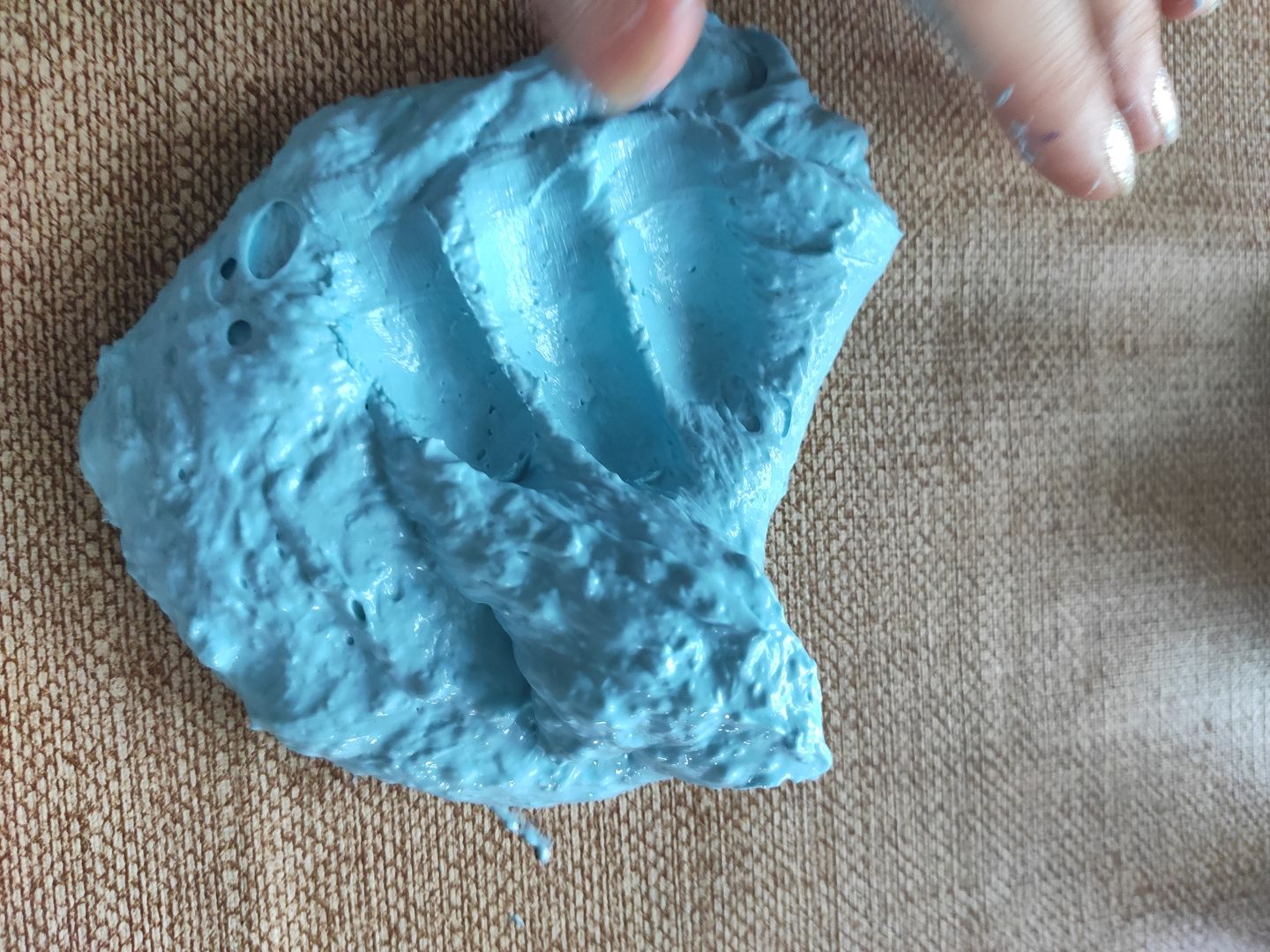 slime bicarbonato e liquido lenti Fluffy Slime senza colla e senza Attivatore ❤️Bastano solo 3 ingredienti 🤩  . . . . . . . . #tutorial #diy #slime #slimevideo #fluffyslime #homemade  #satisfying main image 0