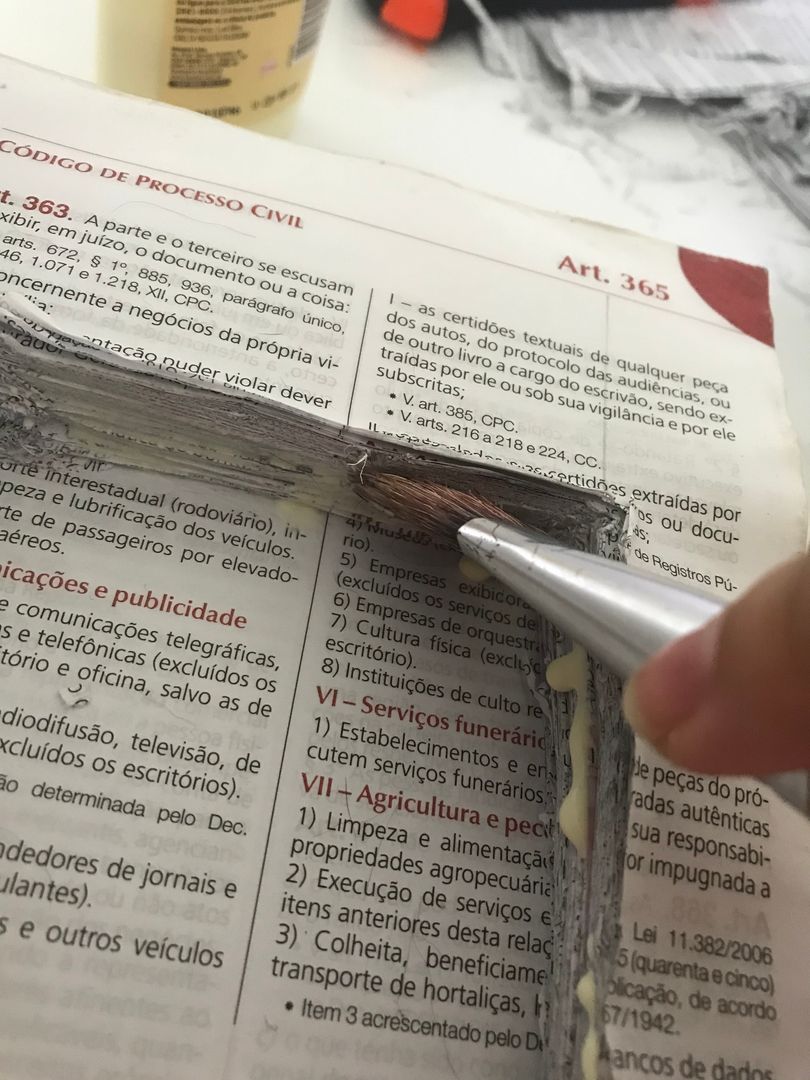 Cómo hacer una caja fuerte con un libro - 6 pasos