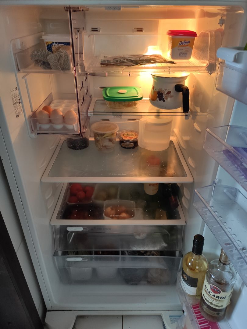 7 Easy Cleaning Tips for a Smelly Fridge homify