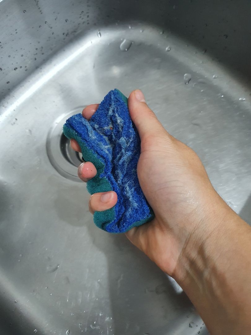 How to Clean a Dish Sponge in 7 Steps (And 3 Different Ways) homify