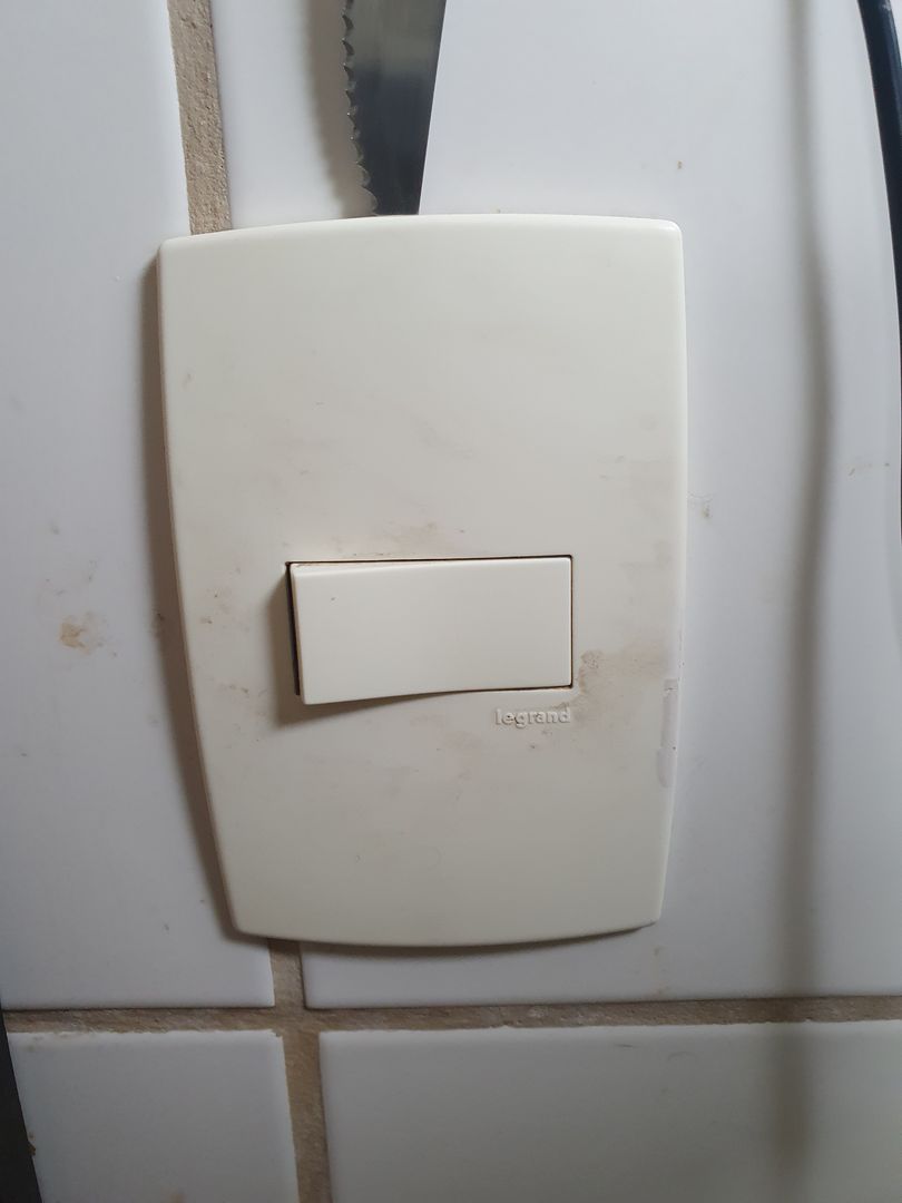 How to Clean Yellowed Light Switches: Easy Tricks for a Fresh Look