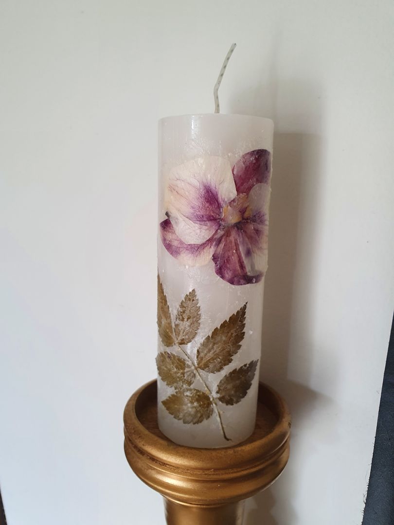 Quick and Easy Pressed Flower Candles : 4 Steps (with Pictures) -  Instructables
