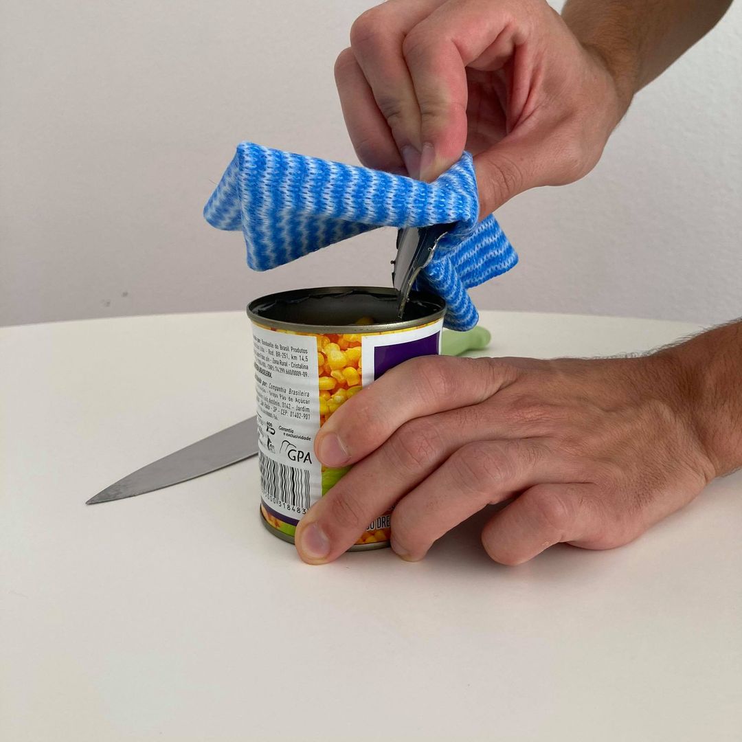 Wie ihr eine Dose in 8 sicheren und einfachen Schritten ohne Dosenöffner homify