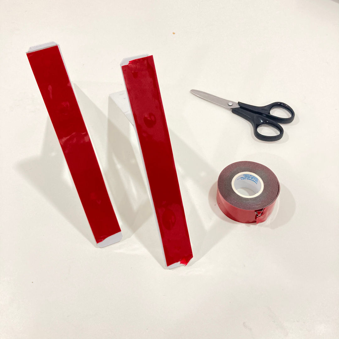 Adım 4: Braketleri takın