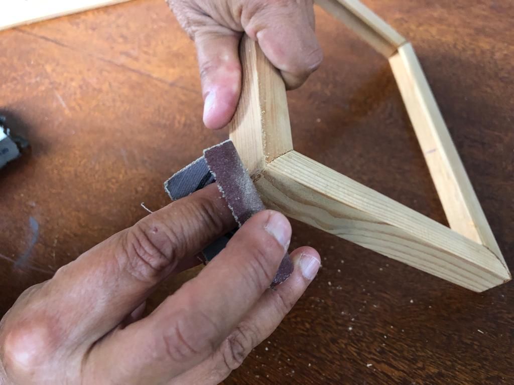 Cómo hacer un marco para fotos de madera paso a paso