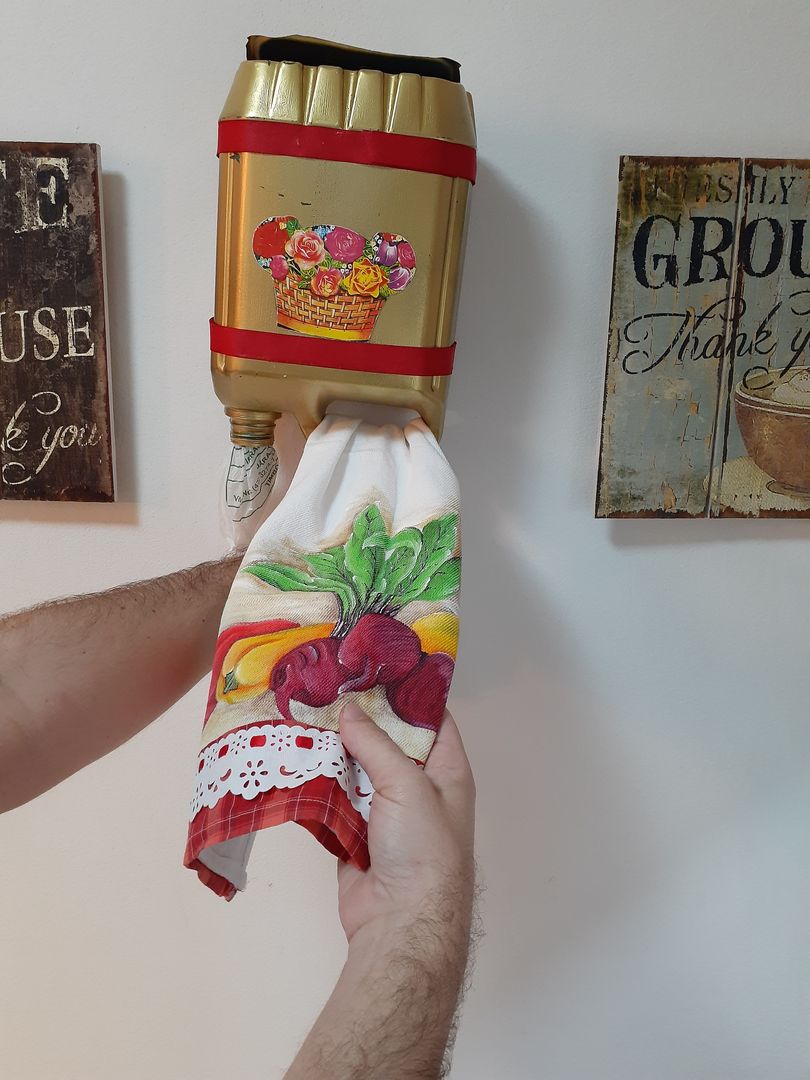 In 12 einfachen DIY-Schritten einen Plastikttenhalter selber bauen | homify