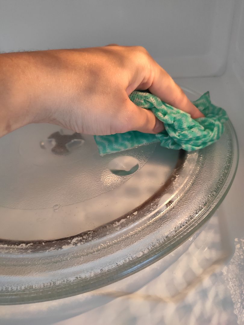 DIY Microwave Cleaning How to Clean Microwave in 14 Simple Steps homify