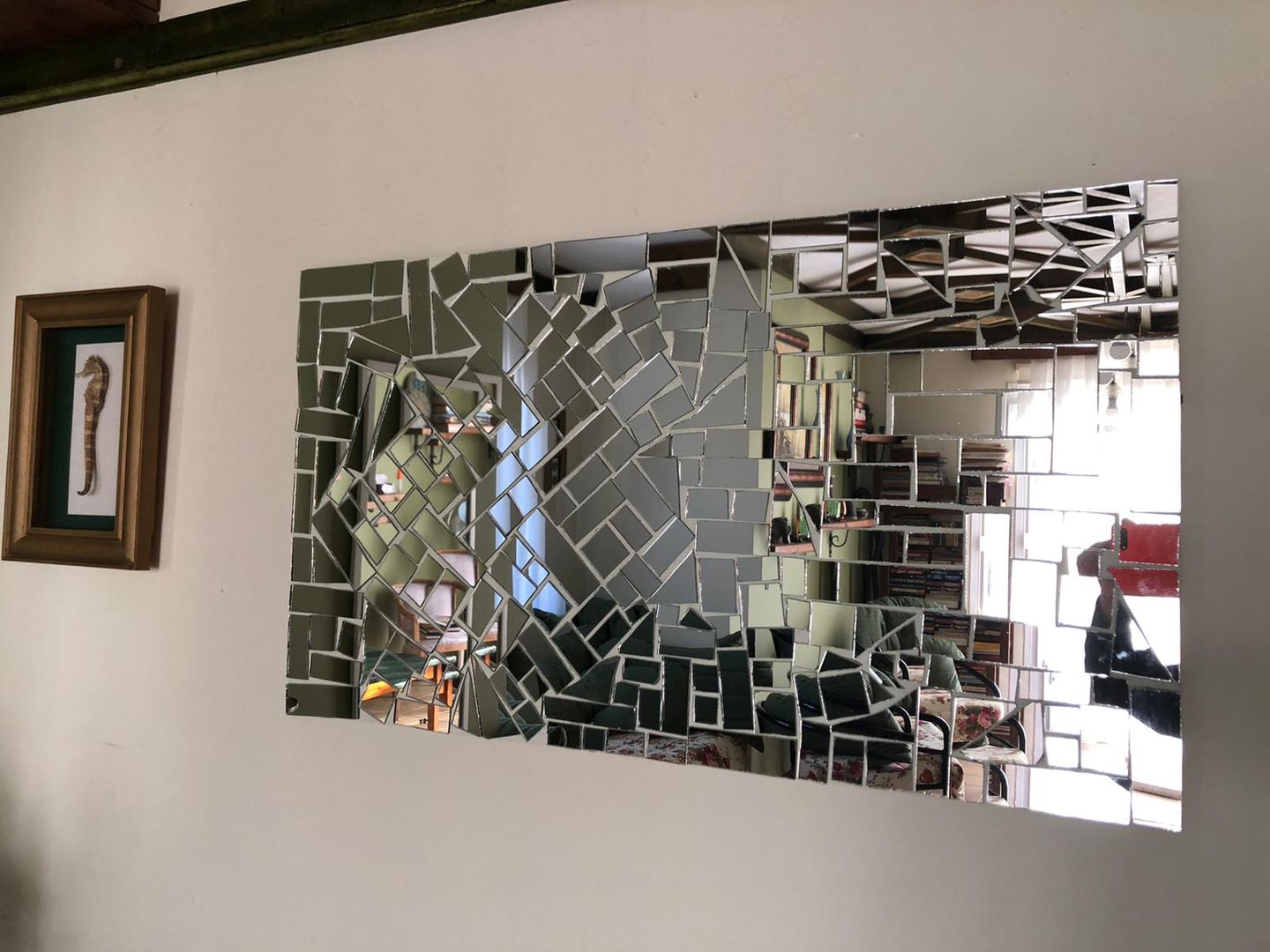 DIY Mirror Mosaic. A complete tutorial of mirror mosaic art on