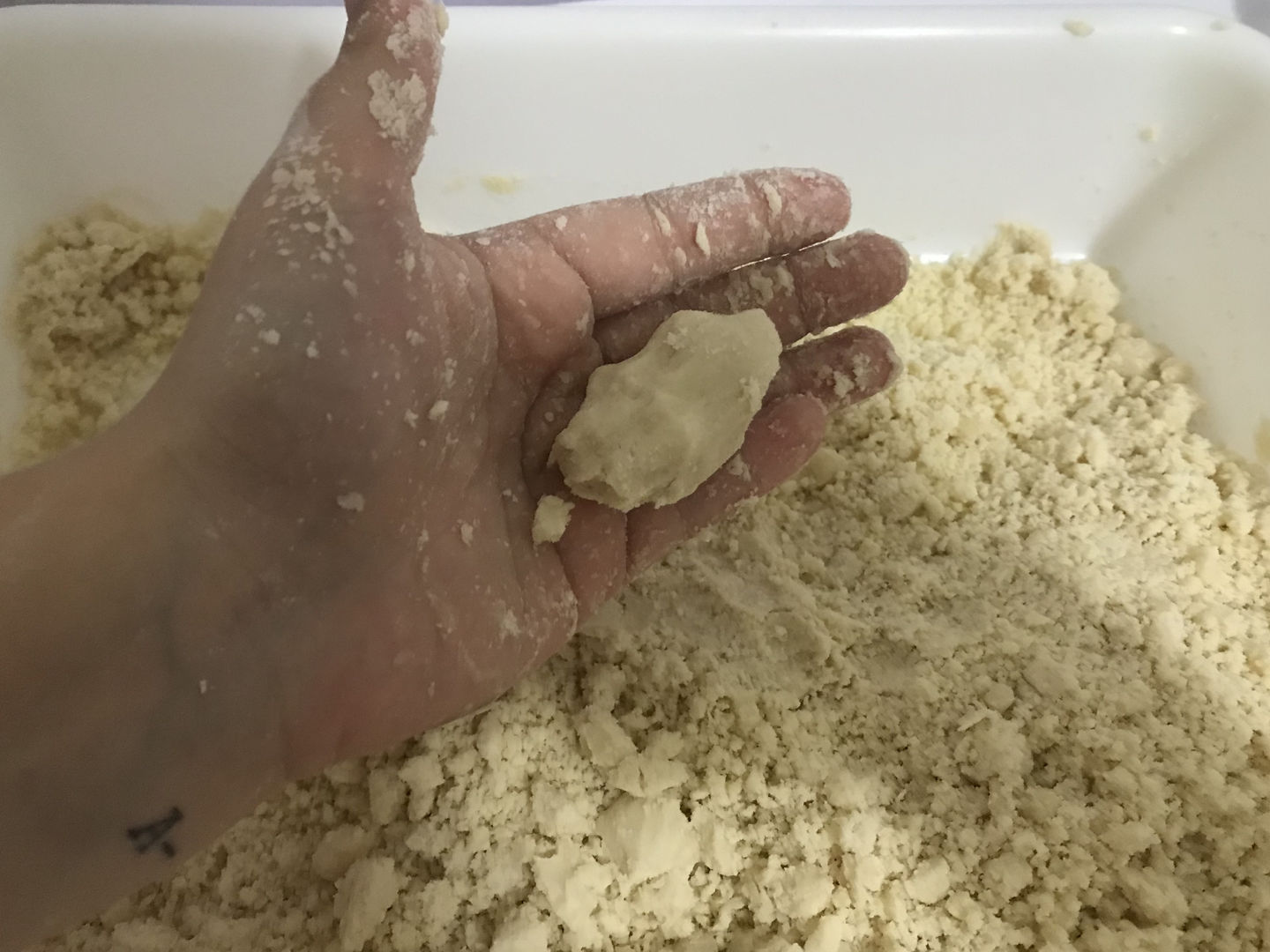 Sable magique, sable de lune, bref la recette du sable maison comestible..!  – Madi Poppins