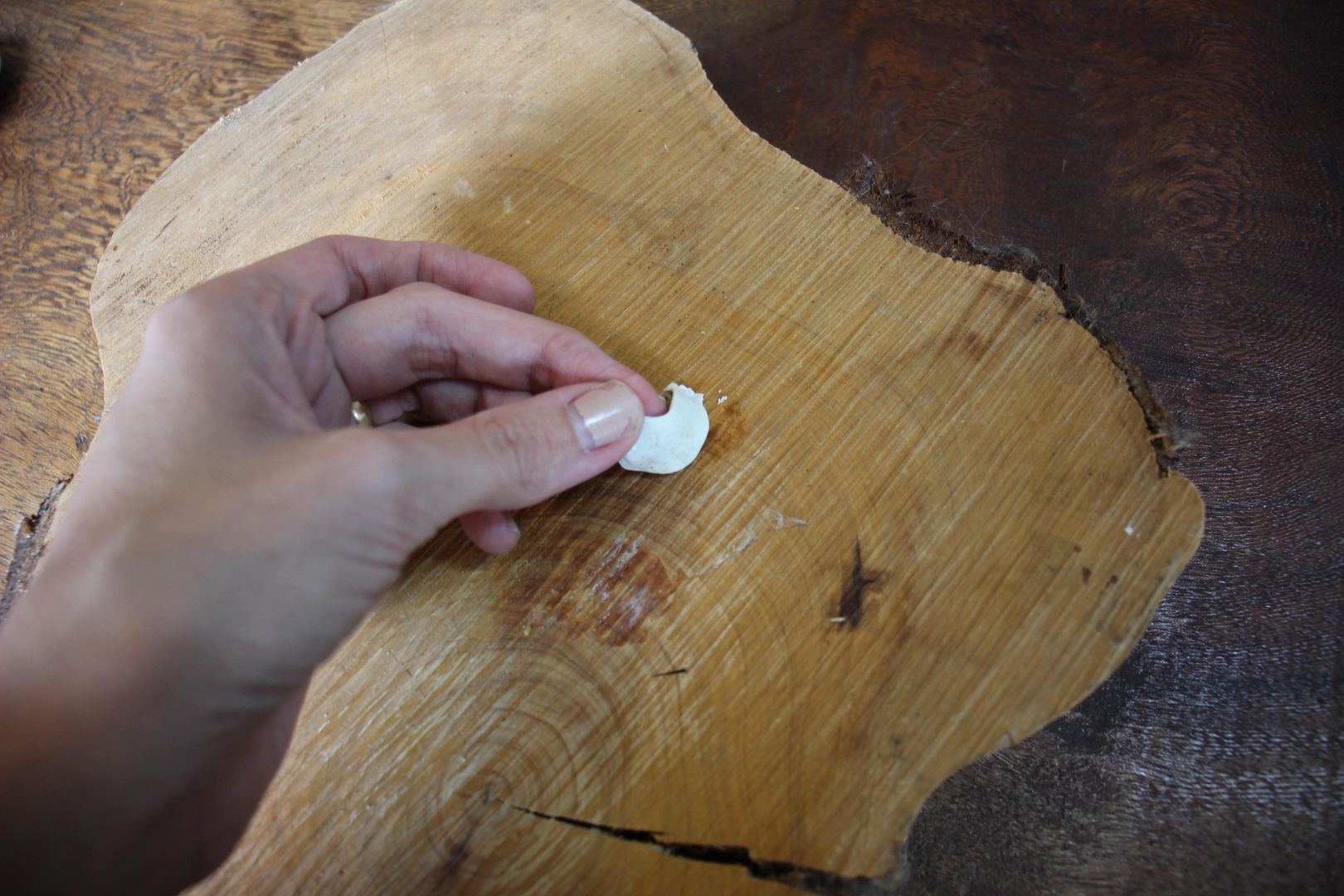 Learn How to Remove Gum from Furniture In 8 Steps homify