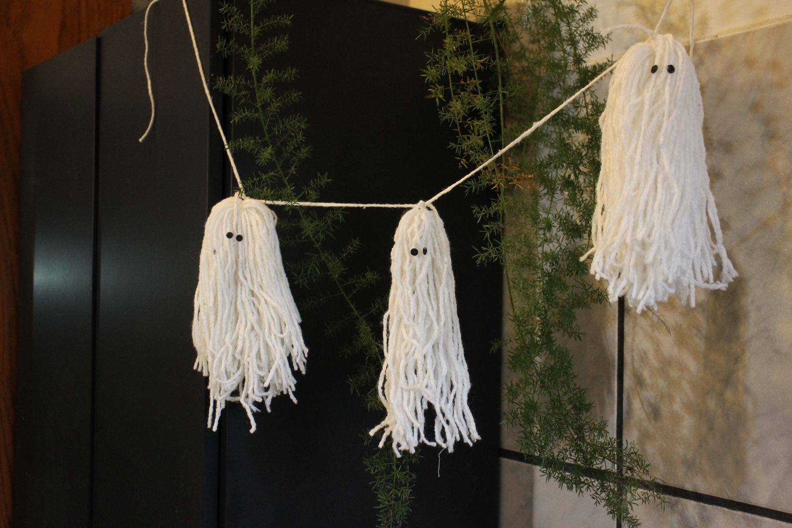 How To Make Your Own DIY Yarn Ghost Garland In 10 Steps homify