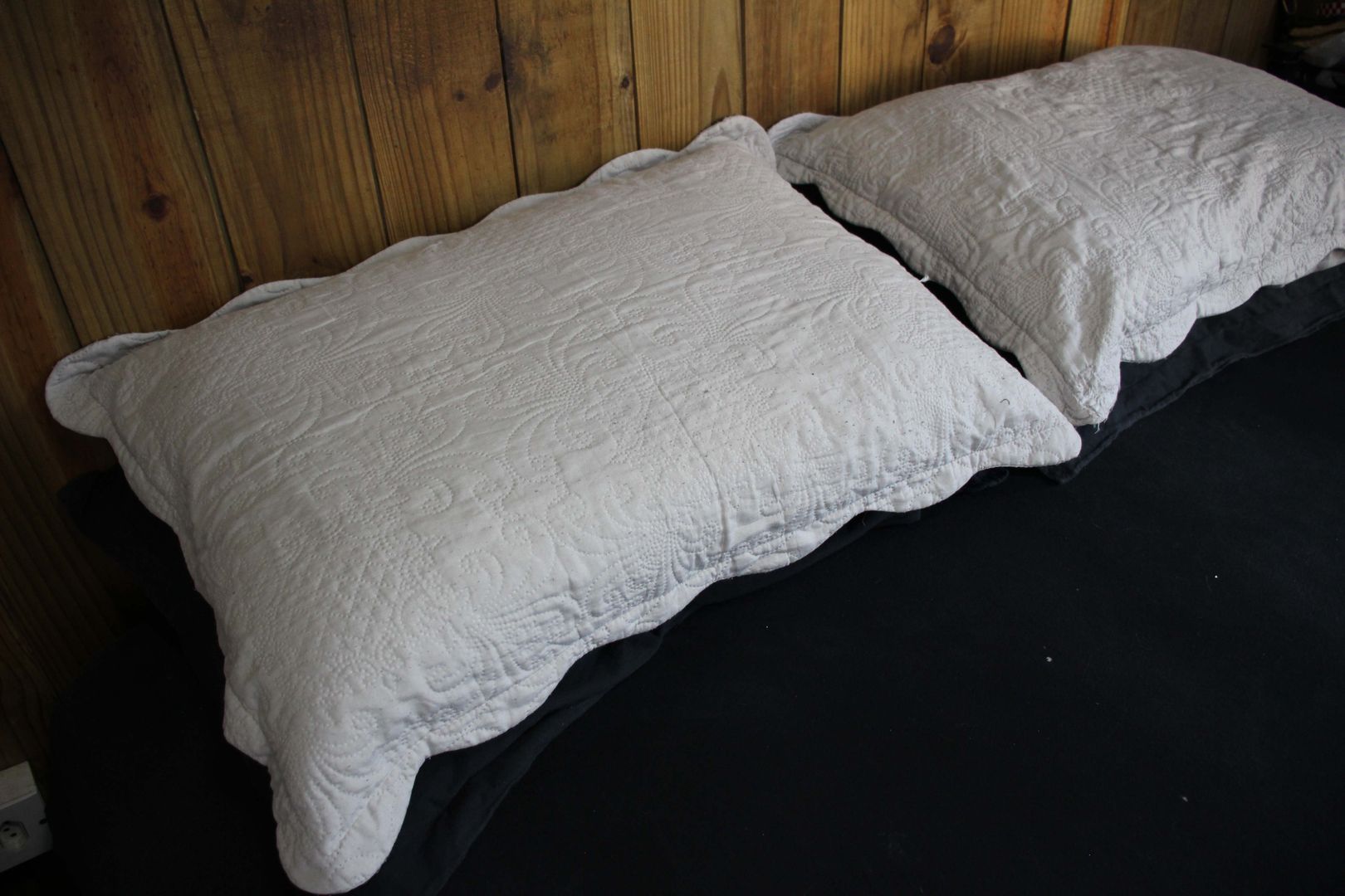 Learn How to Fluff a Pillow in 8 Steps homify