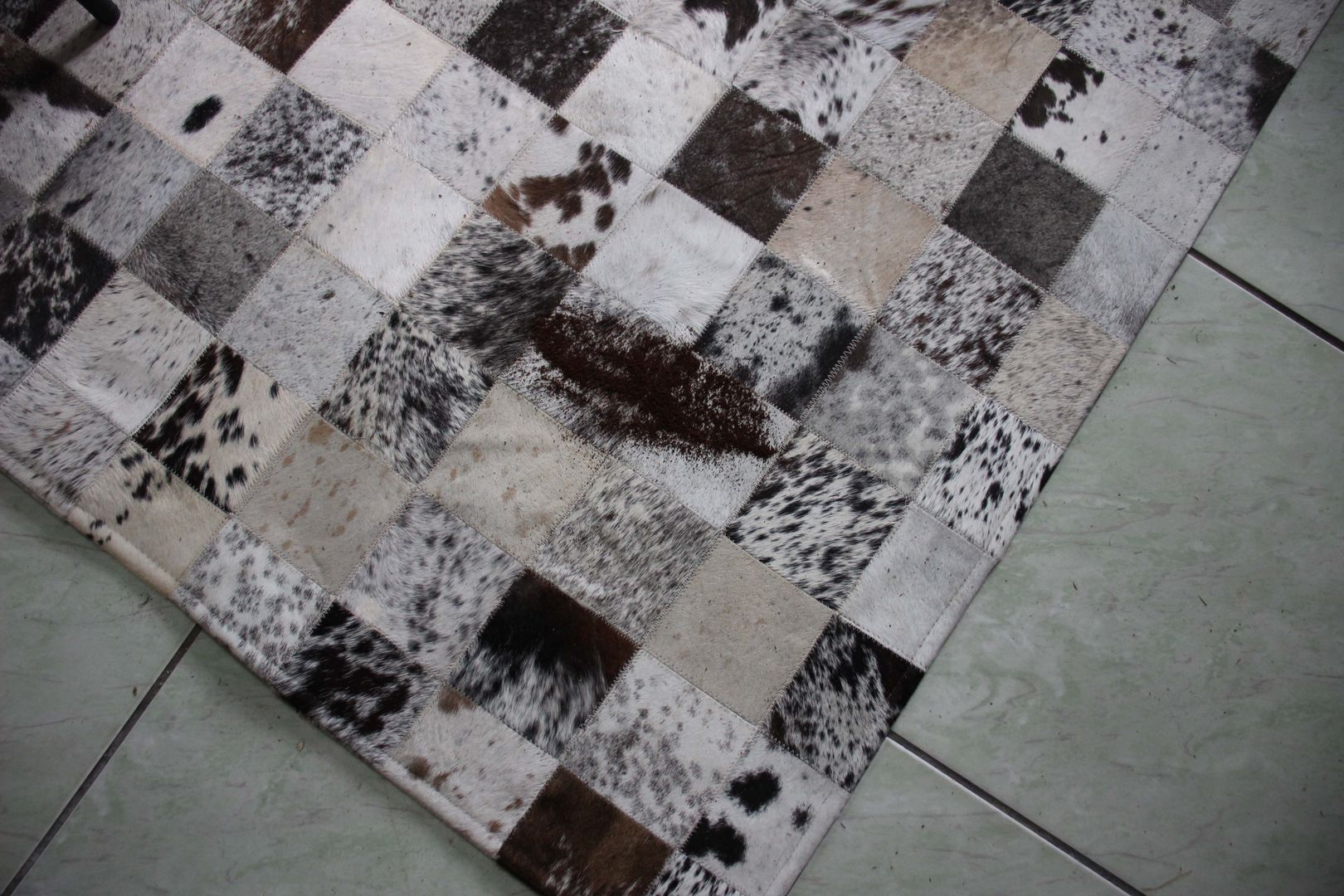 How to Clean a Leather Rug & Carpets in 7 Steps l DIY Ways of Cleaning