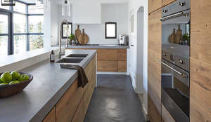 https://images.homify.com/images/a_0,c_fill,f_auto,h_174,q_auto,w_300/v1528536728/p/photo/image/2590895/Betonstuc-hout-keuken-door-Molitli-Interieurmakers-28/fotos-de-cozinhas-escandinavo-por-molitli-interieurmakers.jpg