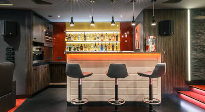 Heimkino Berlin, raumdeuter GbR raumdeuter GbR Klassischer Multimedia-Raum Möbel,Eigentum,Regal,Regale,Sessel,Holz,Beleuchtung,Innenarchitektur,Gebäude,Bodenbelag