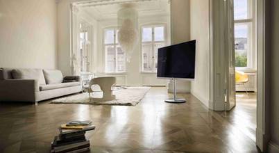 Art (UHD) Loewe Technologies GmbH Moderner Multimedia-Raum Elektronik