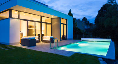 Pool Beck+Blüm-Beck Architekten Moderne Pools Himmel,Eigentum,Wasser,Blau,Gebäude,Hell,Fenster,Schwimmbad,Wolke,Azurblau