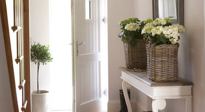 landhausstil Flur, Diele & Treppenhaus von Emma & Eve Interior Design Ltd