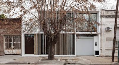 SMF Arquitectos  /  Juan Martín Flores, Enrique Speroni, Gabriel Martinez