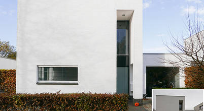 moderne Häuser von KleurInKleur interieur & architectuur