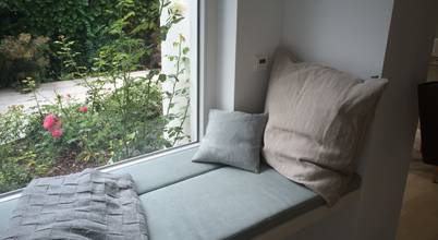 Sitzbank: moderne Wohnzimmer von sia