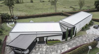 Andrés Hincapíe Arquitectos  A H A