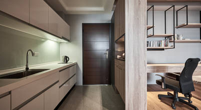 玄關&廚房: 走廊 & 玄關 by Hi+Design/Interior.Architecture. 寰邑空間設計